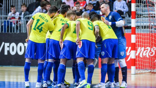 A CBF divulgou a lista de convocados para a Copa do Mundo de Futsal. A seleção brasileira fará a sua estreia no 13 de setembro contra o Vietnã.