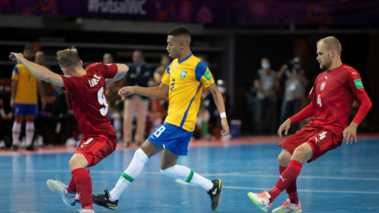 Na tarde dessa quinta-feira (16) o Brasil enfrentou a República Checa em sua segunda partida da Copa do Mundo de Futsal, e venceu por 4 a 0. Foto: Chris Ricco/FIFA