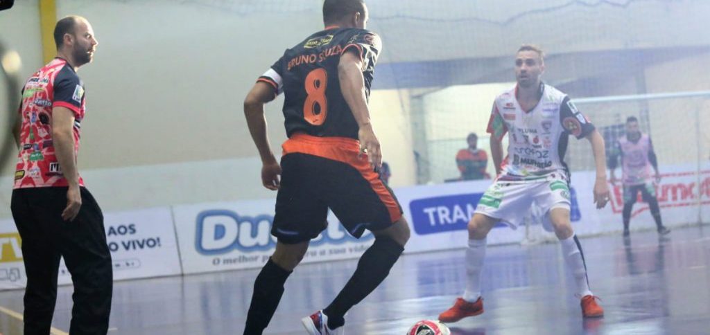 A LNF (Liga Nacional de Futsal) teve nessa última semana os jogos da ida das Semifinais da LNF 2021, e as duas partidas pegaram fogo do começo ao fim.
